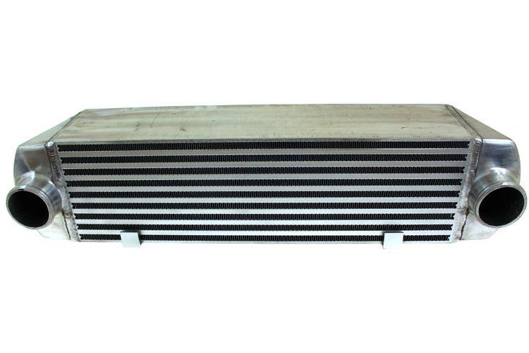 Välijäähdytin: BMW E80 E82 E90 E92 N54 bensiini 130mm
