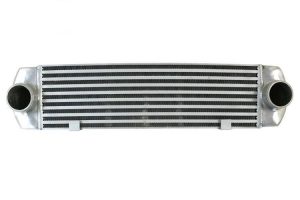 Välijäähdytin: BMW E82 E90 E92 bensiini 130mm