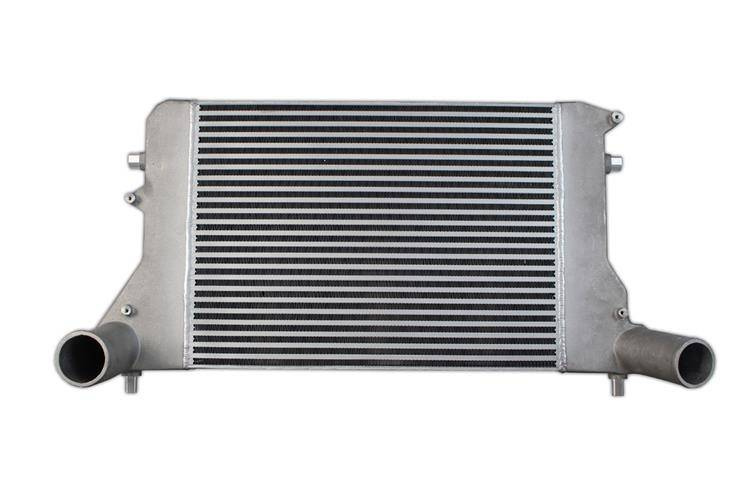 Välijäähdytin: VW Golf V Audi A3 564x413x57 liitäntä 2.75" Bar and Plate