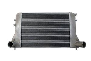 Välijäähdytin: VW Golf V Audi A3 579x419x36 liitäntä 2.5" Tube and Fin