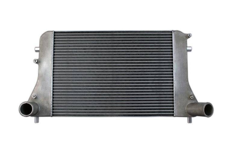 Välijäähdytin: VW Golf V Audi A3 579x419x36 liitäntä 2.5" Tube and Fin