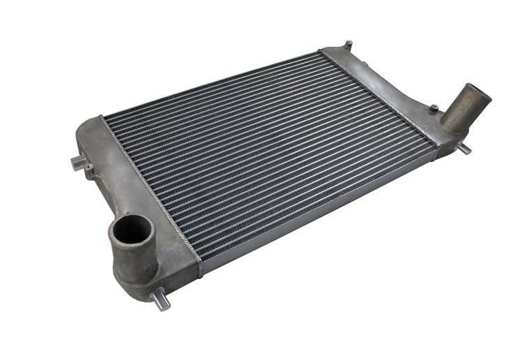 Välijäähdytin: VW Golf V Audi A3 579x419x36 liitäntä 2.5" Tube and Fin